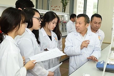 Sinh viên Trường Đại học Bách khoa Hà Nội thường xuyên được thực tập ở các viện nghiên cứu và thực hành
